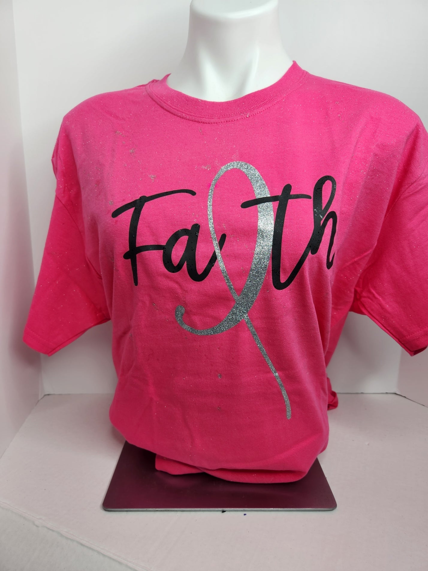 Faith tee in pink
